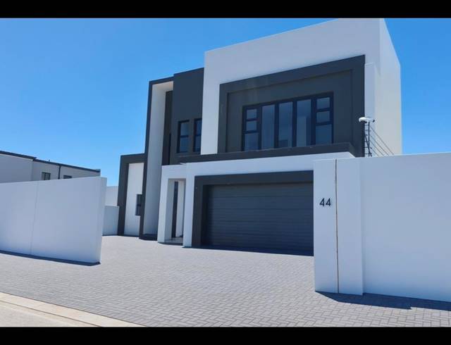 4 BEDROOM FREESTANDING FOR SALE IN SANDOWN